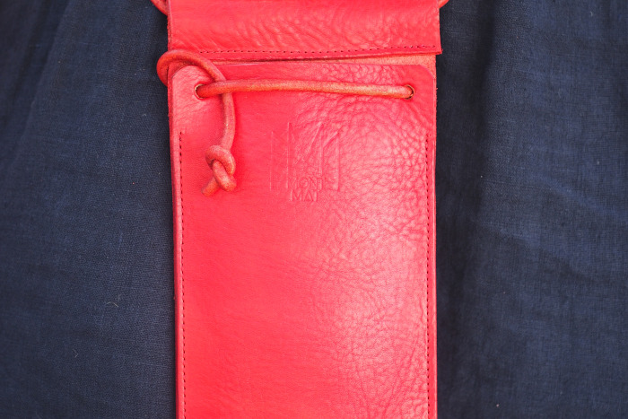 Kožená kapsička na mobil červená